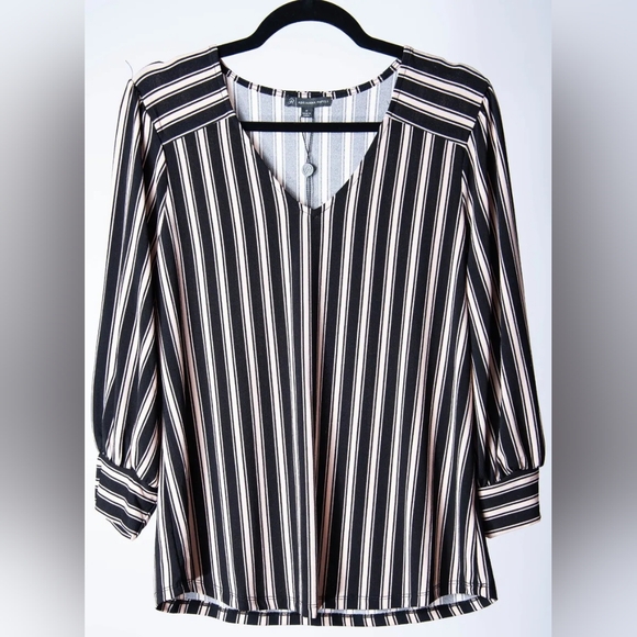 Adrianna Papell Crew Neck 3/4 Sleeve Elastic Cuff Multi Print Keyhole Back Butto - Picture 1 of 8